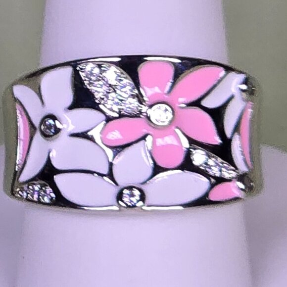 Silvery Pink & White Enamel Floral Ring With Sparkling CZ Size 10 - Picture 2 of 6